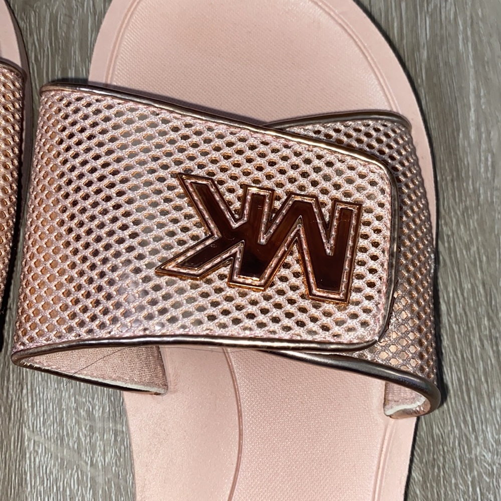 MICHAEL KORS PINK SLIDES - Picture 2 of 3